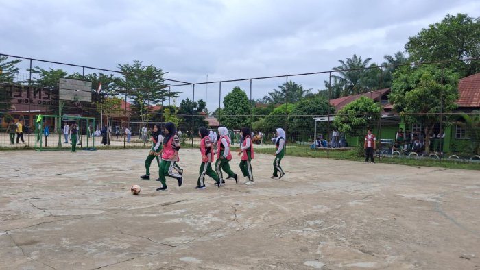 XI BB Putri Menang atas XI IPS 3 di Classmeeting MAN 1 Bungo