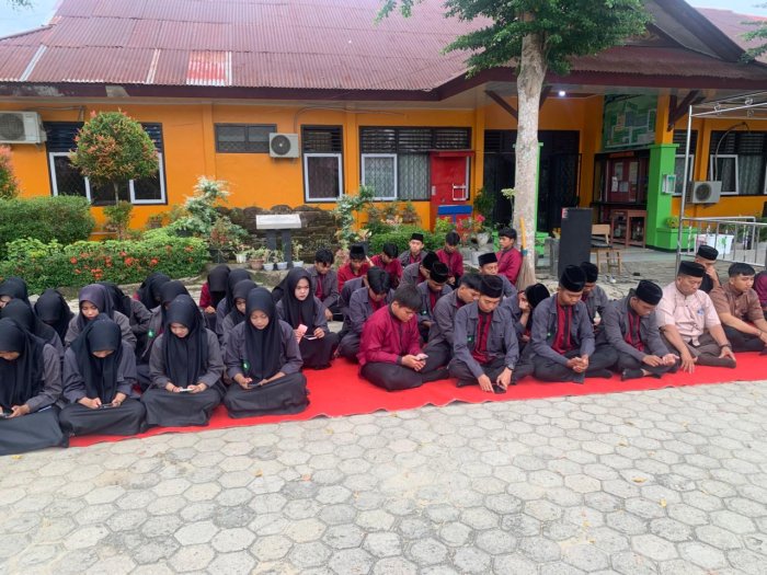 MAN 1 Bungo Gelar Doa Bersama Jelang TKA dan OMI