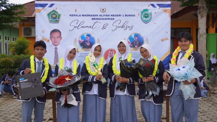 OSIM MAN 1 Bungo Rayakan Prestasi Nasional Aurel