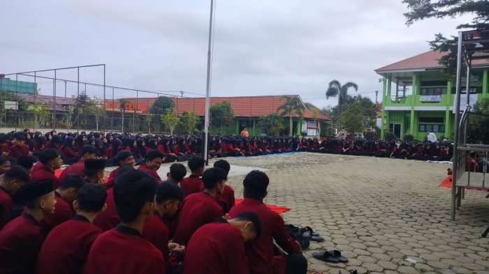 MAN 1 Bungo Adakan Kegiatan Keagamaan dengan Hadroh ROHIS