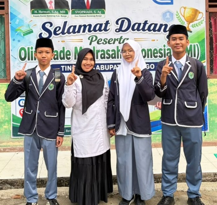 Tim OMI Geografi MAN 1 Bungo Foto Bersama Guru Pembimbing Jelang OMI Tingkat Kabupaten 2026 Tim OMI Geografi MAN 1 Bungo Foto Bersama Guru Pembimbing Jelang OMI Tingkat Kabupaten 2026
