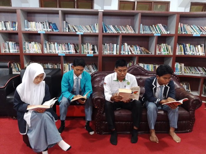 Siswa MAN 1 Bungo Kunjungi Perpustakaan Daerah Bungo