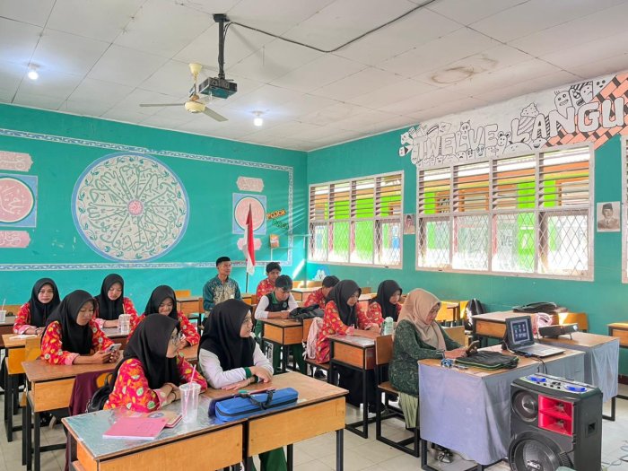 Guru dan Siswa MAN 1 Bungo Ikuti Edukasi Pencegahan Terorisme