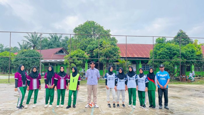 Pertandingan Futsal Putri X MIPA 1 vs X IPS 3 Berlangsung Dramatis