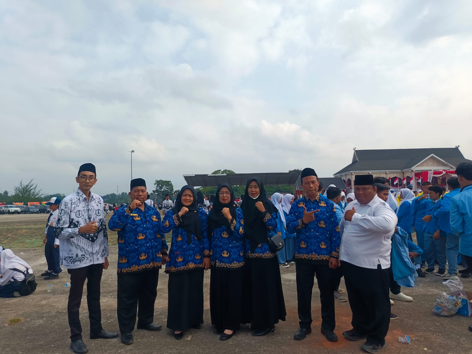 MAN 1 BUNGO PLUS KETERAMPILAN IKUTI UPACARA HUT RI KE 79 TAHUN 2024 DI ARENA EXÂ MTQÂ BARUÂ BUNGO