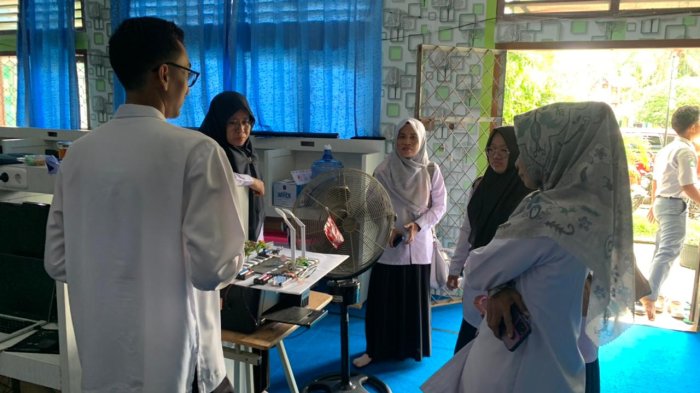 Waka Kurikulum MAN 1 Bungo Dampingi Monev RA Plus