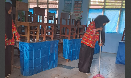 SELURUH SISWA DAN SISWI MAN 1 BUNGO LAKSANAKAN GOTONG ROYONG PERSIAPAN UJIAN MADRASAH