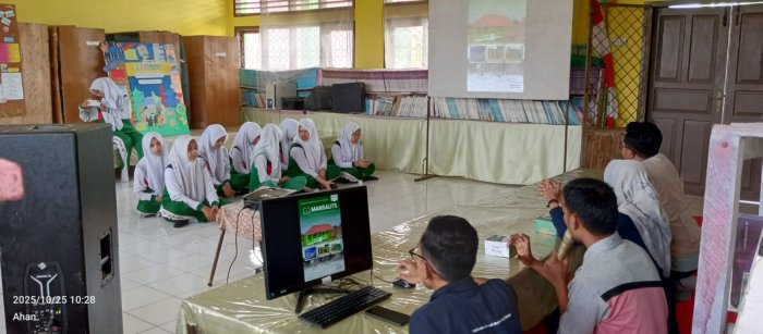 Pembina OSIM MAN 1 Bungo Tekankan Pentingnya Literasi Digital
